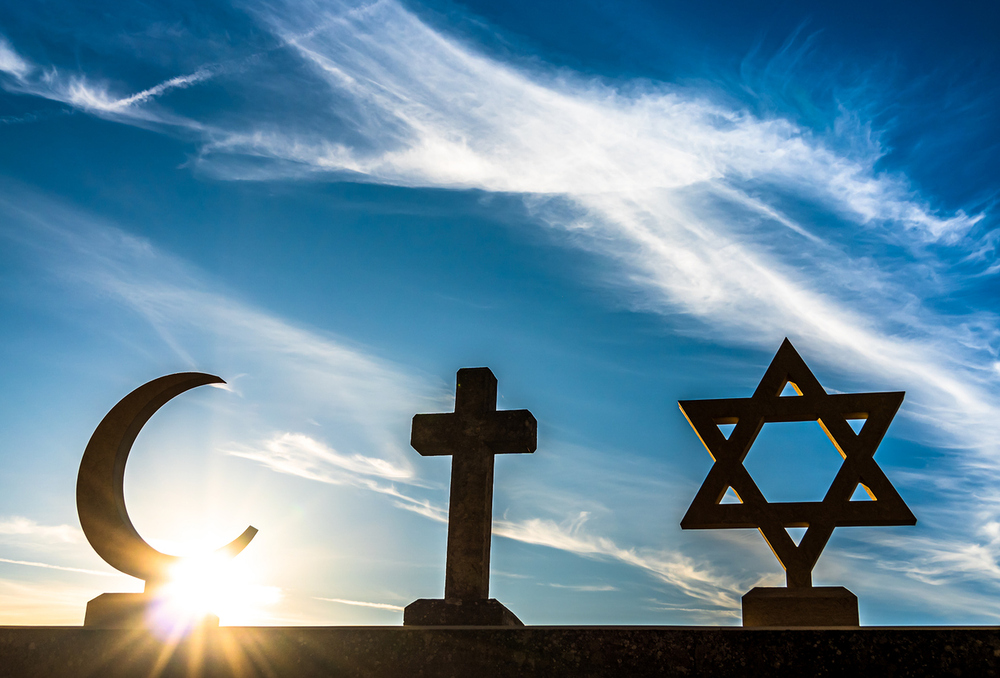 the three symbols of Judaism, Christianity and Islam / iStock/Ralph Hoppe - www.FooTToo.de, FooTToo the three symbols of Judaism, Christianity and Islam - photo