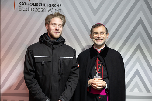 Gratulationsschlange / Erzdiözese Wien/ Schönlaub, Stephan Schönlaub