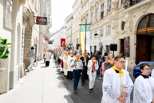 400 Mesnerinnen und Mesner bei österreichweiter Wallfahrt / Erzdiözese Wien/Schönlaub, Stephan Schönlaub 400 Mesnerinnen und Mesner bei österreichweiter Wallfahrt