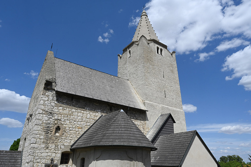 Michelstettner Kirchturm wieder ohne Gerüst sichtbar