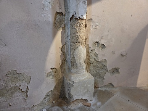 Sockelsanierung / www.markus-goestl.at Putz in der Kirche in Gnadendorf