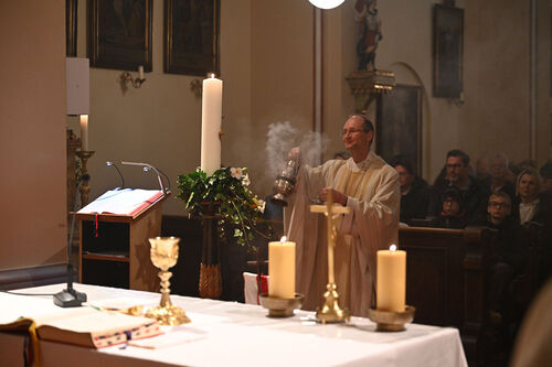 Osternachtsfeier mit Weihbischof Turnovszky